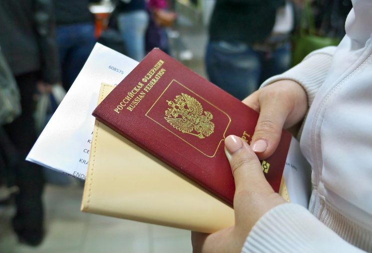 Как несовершеннолетнему ребенку получить гражданство РФ